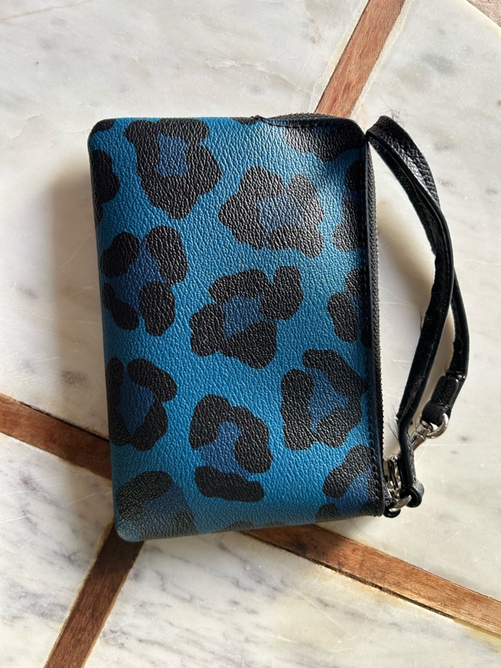 Limited Edition Coach Blue and Black Leopard Print Wristlet - Picture 5 of 6